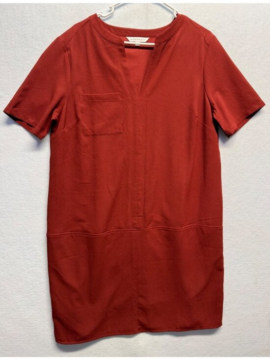 DownEast Dresses & Skirts - Downeast Womens Red Textured Short Sleeve Shift Dress With V-Neck & Pocket LARGE